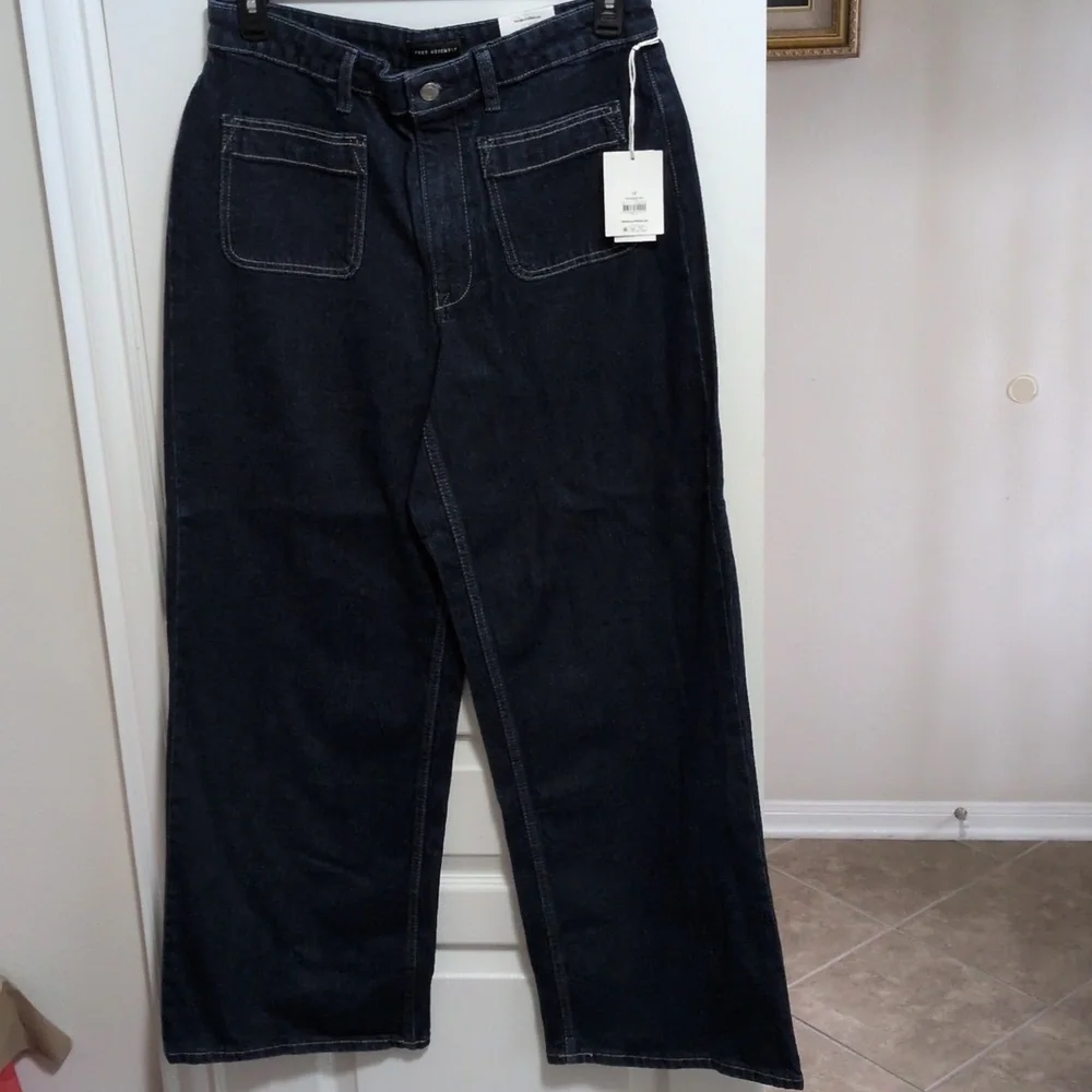 Women's Wide Leg Patch Pockets Dark Blue Jeans - Picture 4 of 6